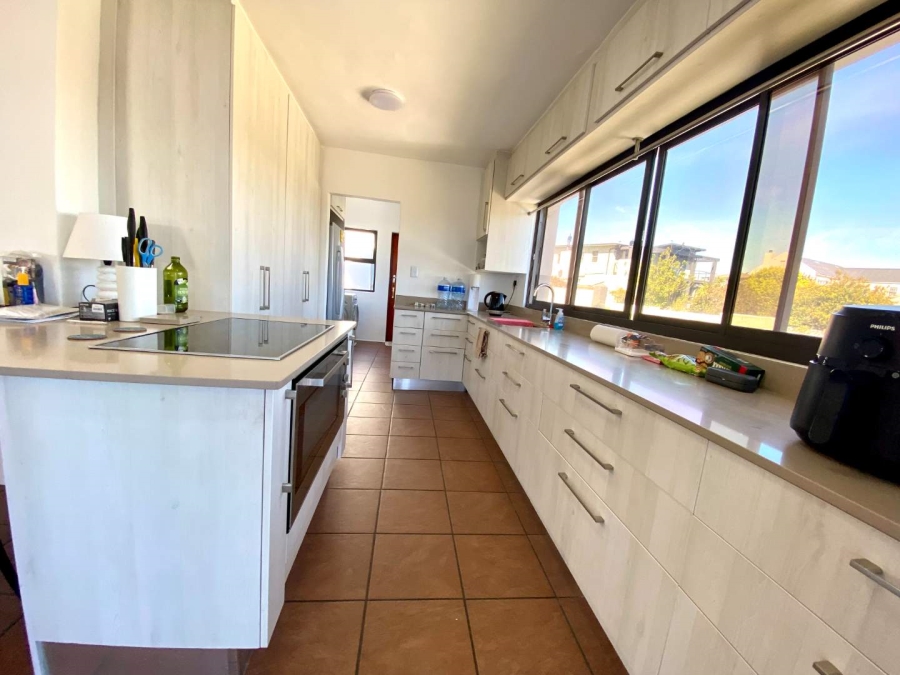 7 Bedroom Property for Sale in Myburgh Park Western Cape